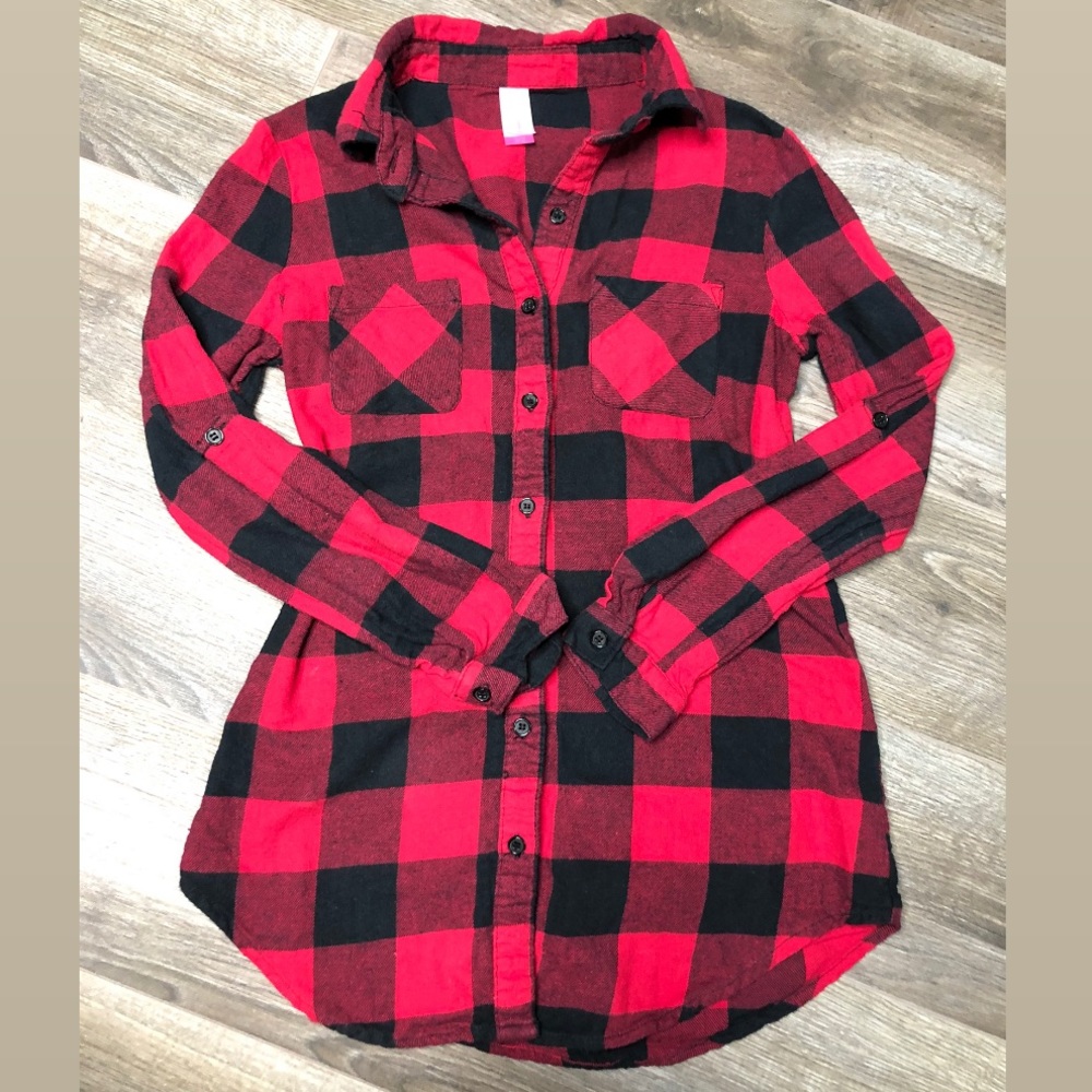 Red plaid flannel button down long sleeve small